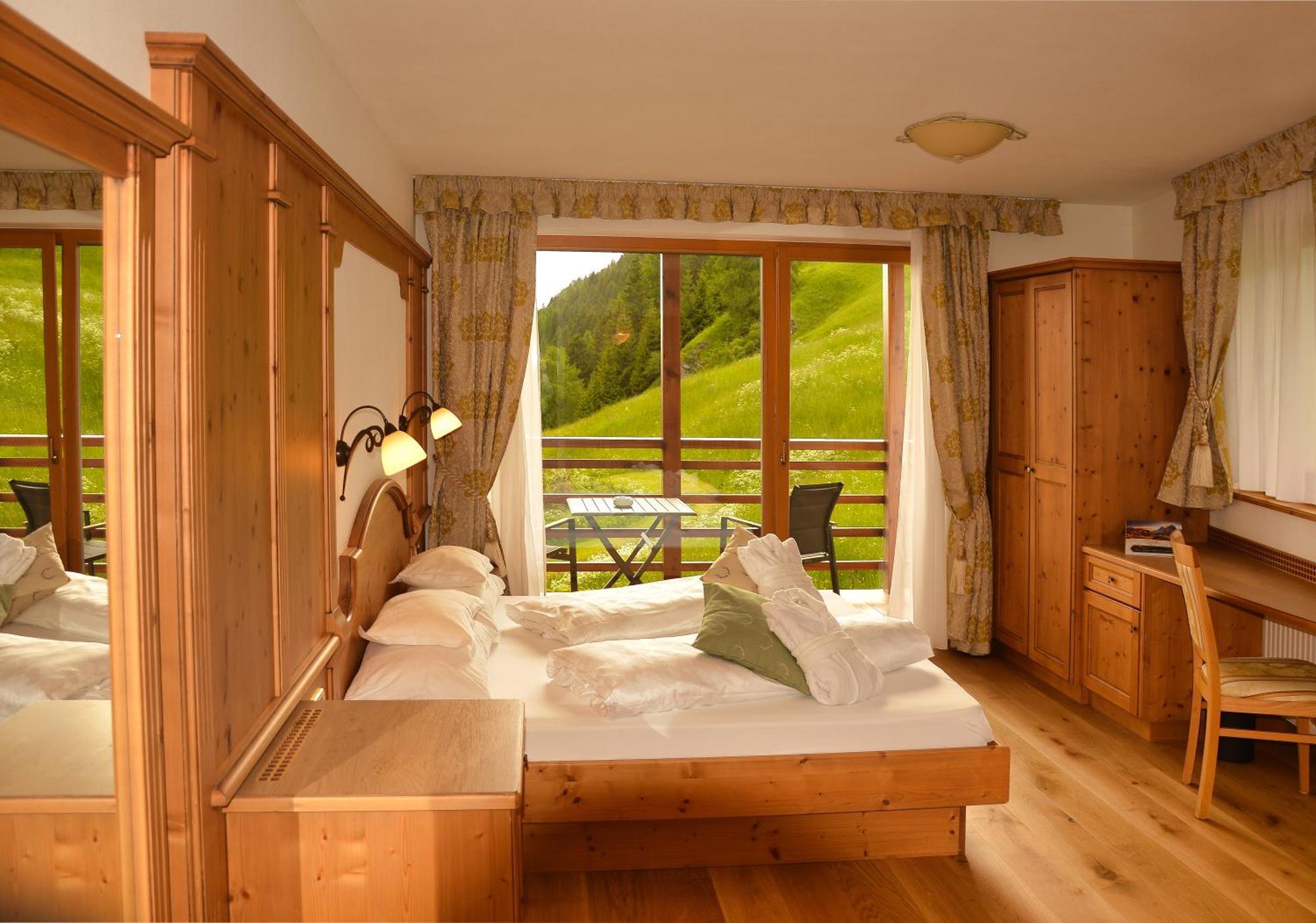 Hotel Fanes Selva di Val Gardena Exterior photo