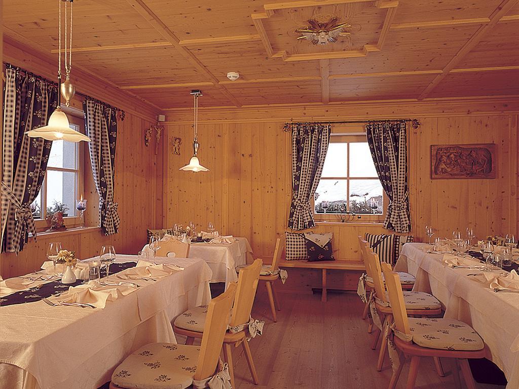Hotel Fanes Selva di Val Gardena Exterior photo